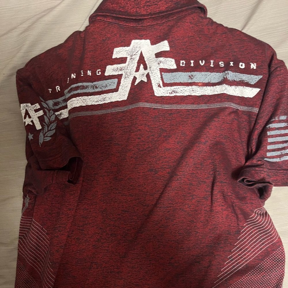 Mens Buckle brand American Fighter polo size large maroon white and gray